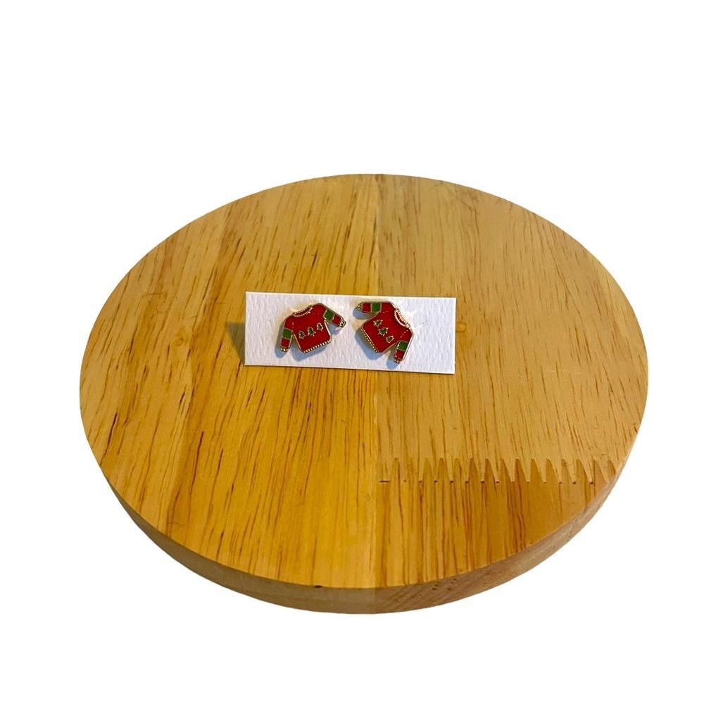 FREE‎ Christmas earring with $35 purchase